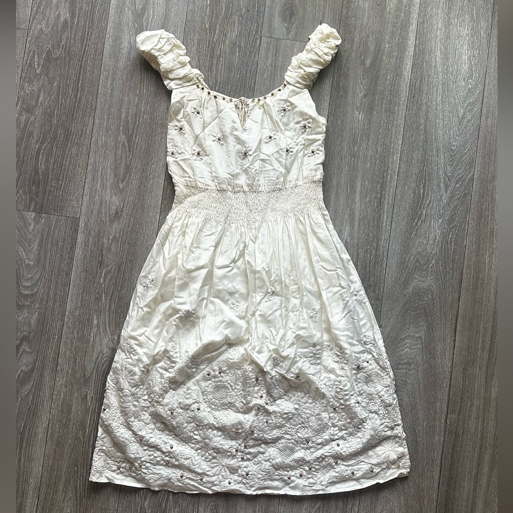 sundance boutique White Embroidered Ruffle-Shoulder Midi Dress